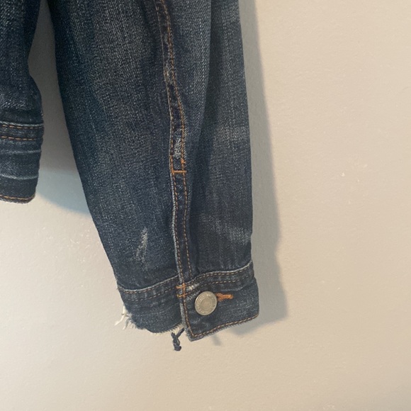 American Eagle Medium Women’s distressed jean jacket - Picture 5 of 8